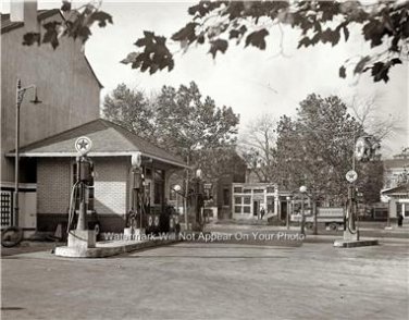 Texaco Star Gas Station Pump Havoline Motor Oil Petroleum Auto Repair Shop Photo
