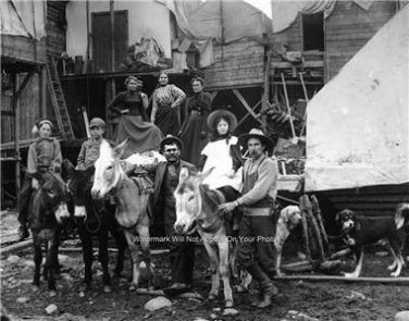 PHOTO DAWSON ALASKA GOLD RUSH KLONDIKE MINING TOWNS YUKON GOLD BULLION MINERS
