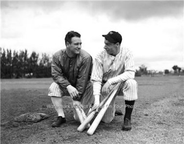 JOE DIMAGGIO & LOU GEHRIG YANKEE GREATS BASEBALL PHOTO
