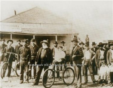 PHOTO HANGING JUDGE ROY BEAN JERSEY LILY SALOON TEXAS LAW WEST OF THE PECOS
