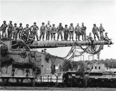 WW2 Captured German Artillery Gun Anzio Italy American Troops Railroad Car Photo