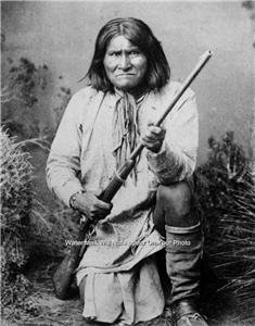 GREAT NATIVE AMERICAN INDIAN CHIEF GERONIMO PHOTO WESTERN PLAINS LEGEND RIFLE