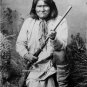 GREAT NATIVE AMERICAN INDIAN CHIEF GERONIMO PHOTO WESTERN PLAINS LEGEND RIFLE