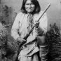 GREAT NATIVE AMERICAN INDIAN CHIEF GERONIMO PHOTO WESTERN PLAINS LEGEND RIFLE