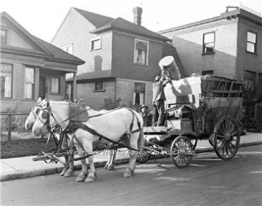 1915 HORSE DRAWN TRASH WAGON NOSTALGIC PHOTO SEATTLE WASHINGTON CITY WORKERS