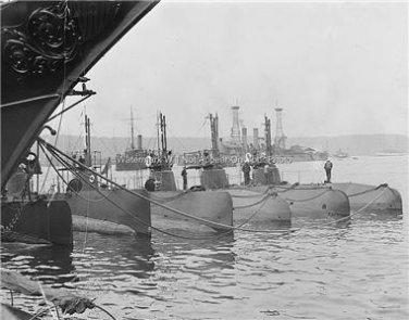 1911 PHOTO RARE WORLD WAR ONE UNITED STATES NAVAL SUBMARINES VETERANS SAILORS