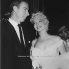 JOE DIMAGGIO NEW YORK YANKEES MARILYN MONROE MAJOR LEAGUE BASEBALL PHOTO