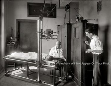 Doctor Medical Old X-Ray Machine Radiology radiologist Hospital Emergency Photo