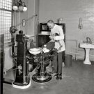 VINTAGE DENTIST DENTAL CHAIR EQUIPMENT PHOTO NOSTALGIC MEDICINE CLASSIC ANTIQUE