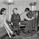 EARLY AMERICANA LIFE STYLE OLD RADIO FURITURE LAMP WALL VASE PAPERS PHOTO 1941