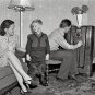 EARLY AMERICANA LIFE STYLE OLD RADIO FURITURE LAMP WALL VASE PAPERS PHOTO 1941