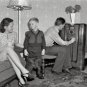 EARLY AMERICANA LIFE STYLE OLD RADIO FURITURE LAMP WALL VASE PAPERS PHOTO 1941