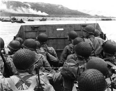 HISTORICAL WORLD WAR II HEROS ARMY D DAY INVASION PHOTO LANDING CRAFT NAVAL SHIP