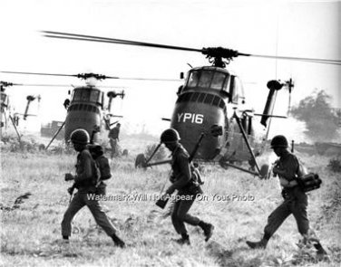 Army Choctaw Helicopters Pilots Combat Troops Soldiers Vietnam War Time Photo