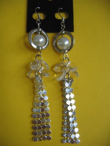 =NEW= Fashion Earrings For Ladies: Silver tone metal/white pearl beads