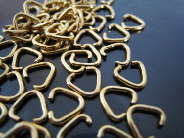 Finding - 20 pcs Gold Triangle Shape Open Jump Rings Connectors 7mm x 6mm