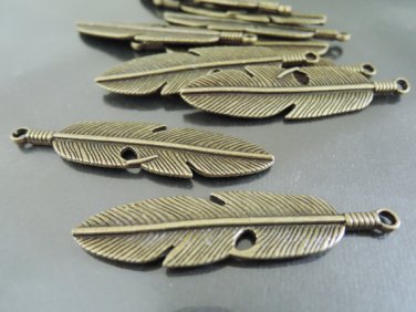 Finding - 2 pcs Antique Brass Metal Long Leaf Charm Pendant