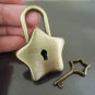Finding - 1 pc of Antique Brass Star Shape Large Working Padlock or Clasp With 1 Key
