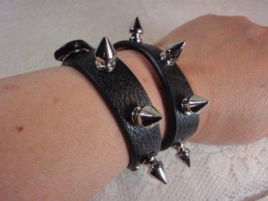 spikes bracelet