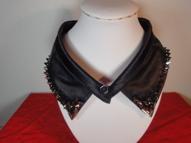 spikes leather collar