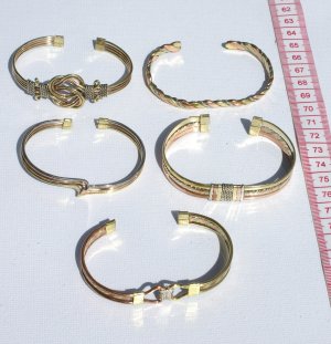 5 Pretty Ajustable Size Bracelets Ethnic Design Style