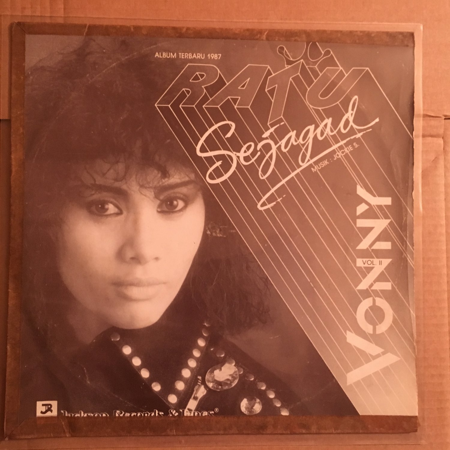 VONNY LP ratu sejagad vol. II INDONESIA SOUL FUNK POP mp3 LISTEN