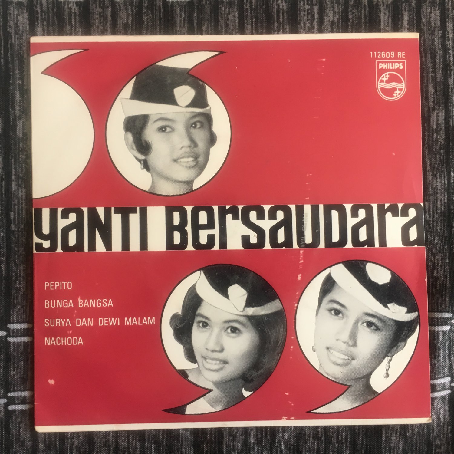 YANTI BERSAUDARA 45 EP pepito RARE INDONESIA 60s GARAGE mp3 LISTEN