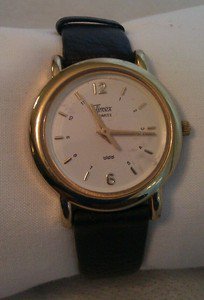 TIMEX T94 WOMENS WRIST WATCH 377 BA CELL