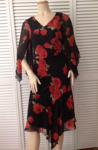 NEW Sue Wong Silk Black With Red Roses V Neck Dress (size 10) - MSRP $575.00