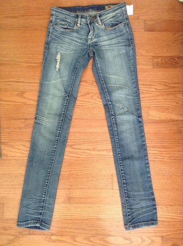 NEW BLANK-NYC Woman's Stone Distressed Washed Jeans (Size 4) - Straight Low Rise