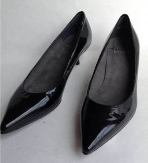 NEW Authentic Stuart Weitzman Black Poco Kitten Heels  (Size 6 M) - MSRP $355.00