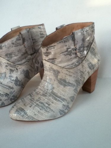 NEW Authentic REBECCA MINKOFF Creamy White/Gray Lizardskin Boots - MSRP $350.00!