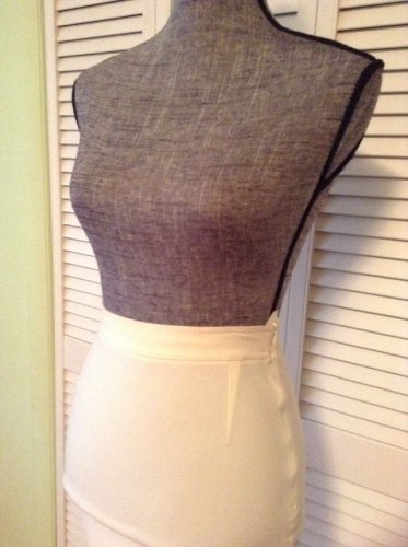 NEW Claude Montana Paris Ivory Colored Skirt Side Zip (Size 6/40) - MSRP $365.00