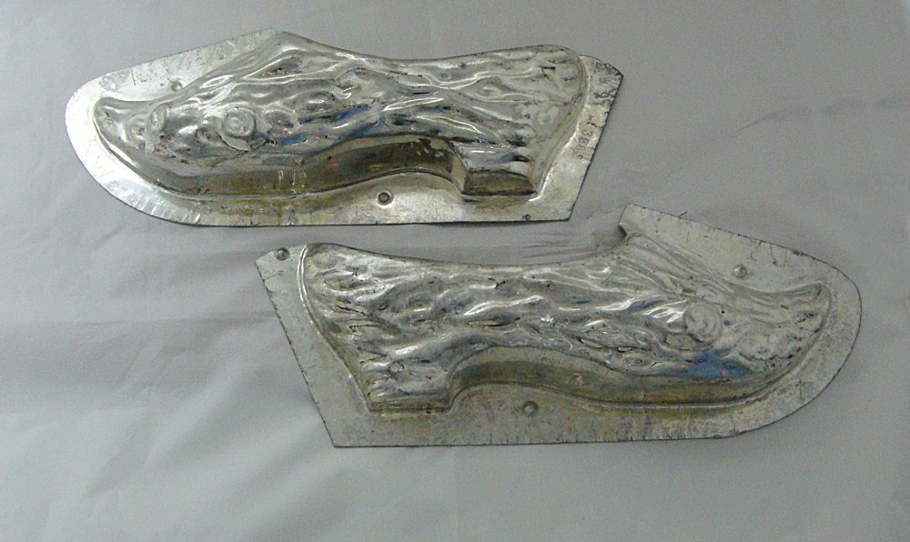 Old English Low Heel Shoe 8-inch Chocolate Mold 3985