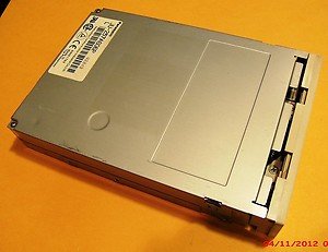 PANASONIC 1.44MB 3.5" FLOPPY DISK DRIVE -BIEGE S/N N2849