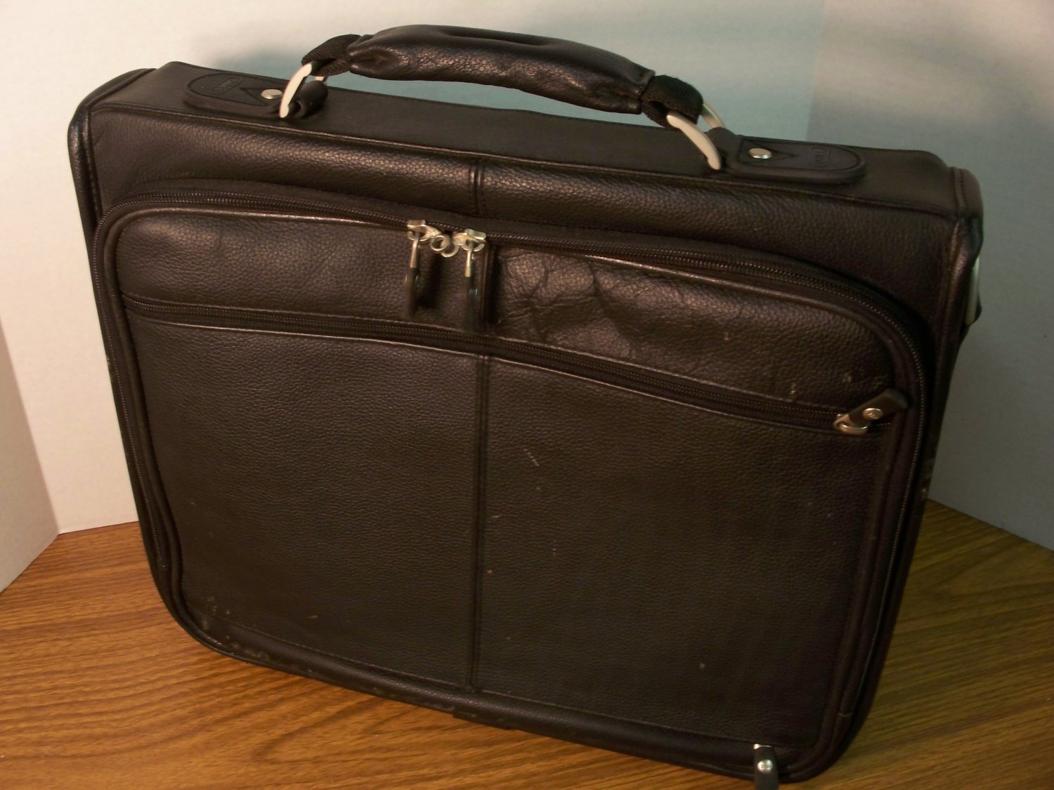 Dell 13" Leather Laptop Carrying Case w/strap *USED*