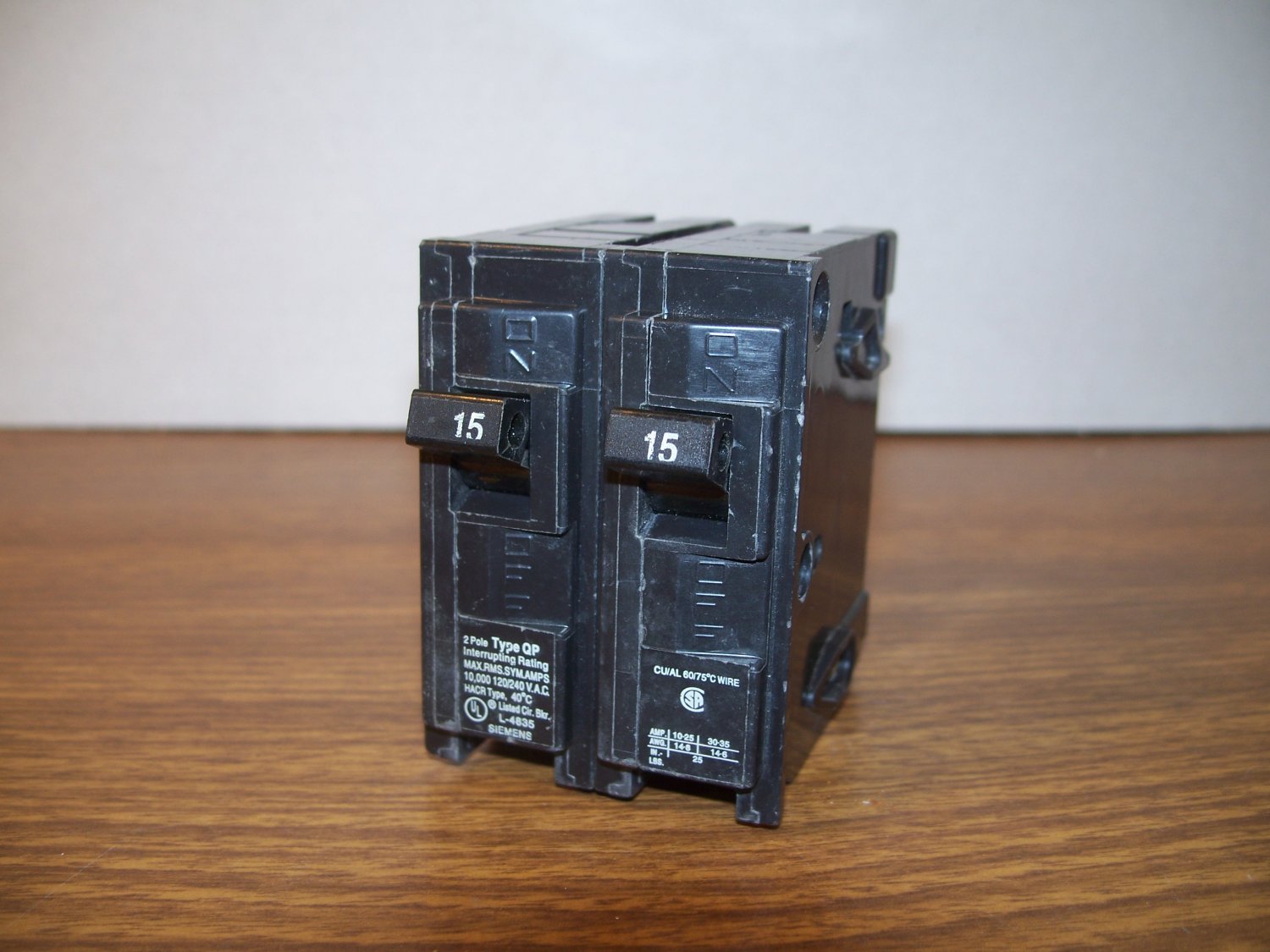 Siemens QP Circuit Breaker (Q215) 15Amp 240Volt 2Pole 10kA *USED*