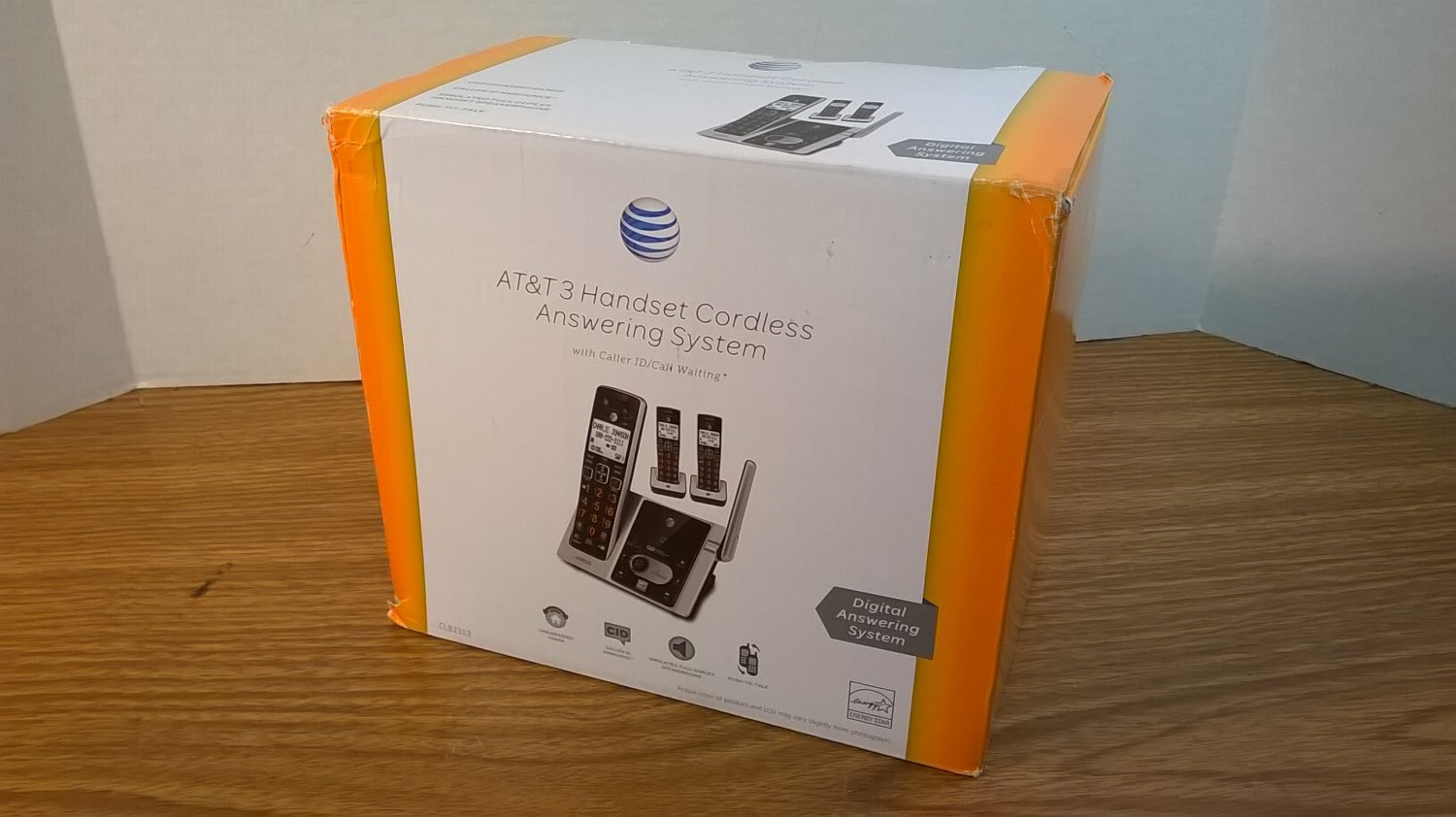 AT&T 3 Handset Cordless Digital Telephone Answering System (CL82313) *NIB*