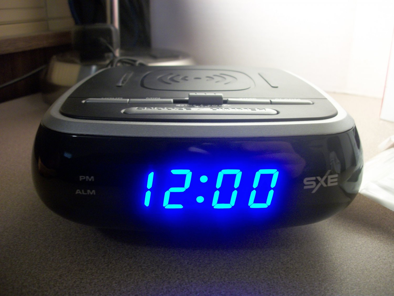 SXE Black Wireless Charging Digital Alarm Clock (SXE87001) *NIB*