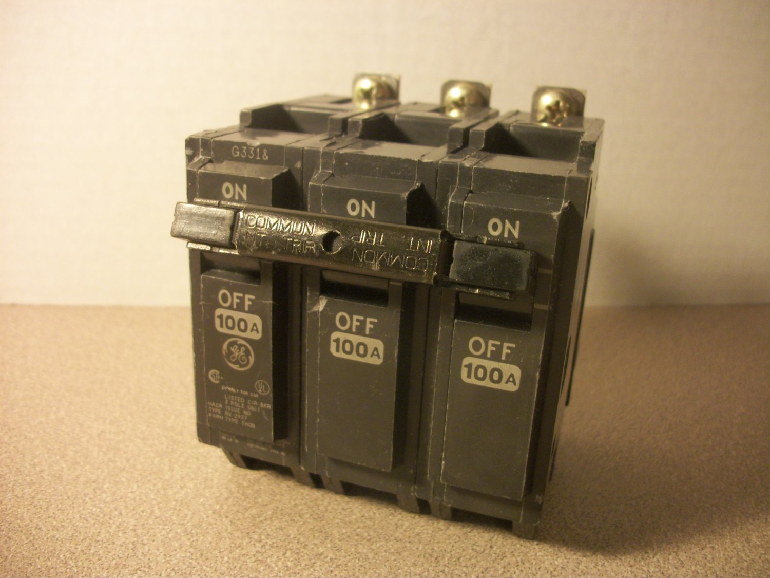 GE THQB Circuit Breaker (THQB32100) 100Amp 240Volt 3Pole 10kA *NOB*