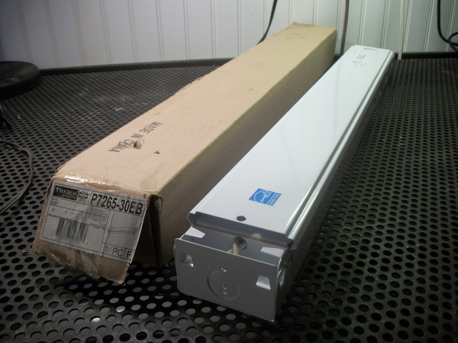 Hubbell Progress Lighting 24" White Fluorescent Ballast OneLight