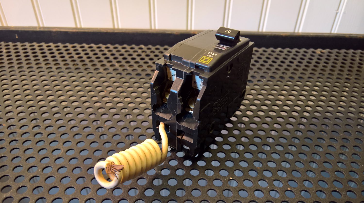 Square D QO Switched Neutral Circuit Breaker (QO220SWN) 20Amp 120Volt