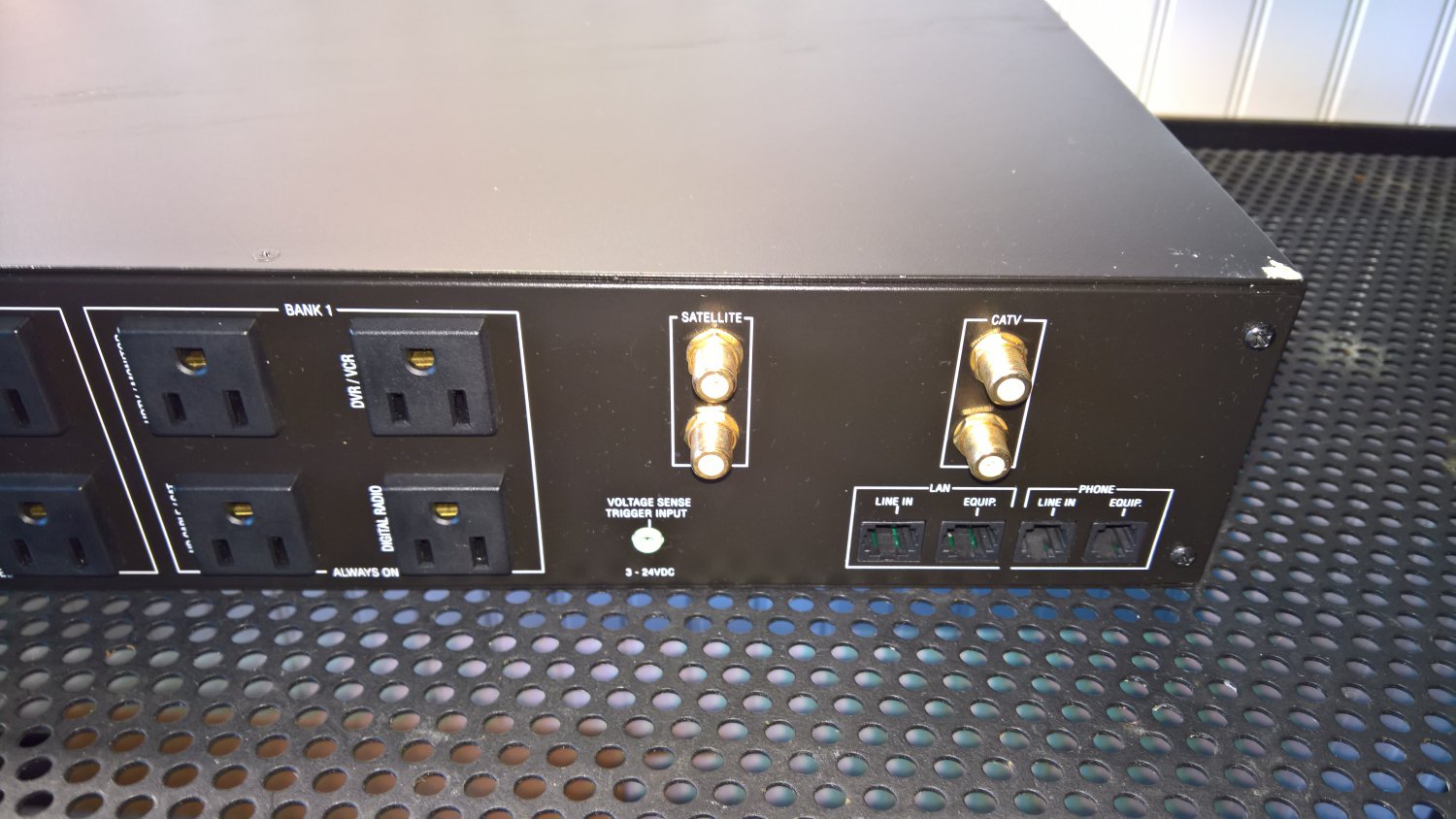 Panamax Home Theater Power Conditioner (M5100EX) *USED*