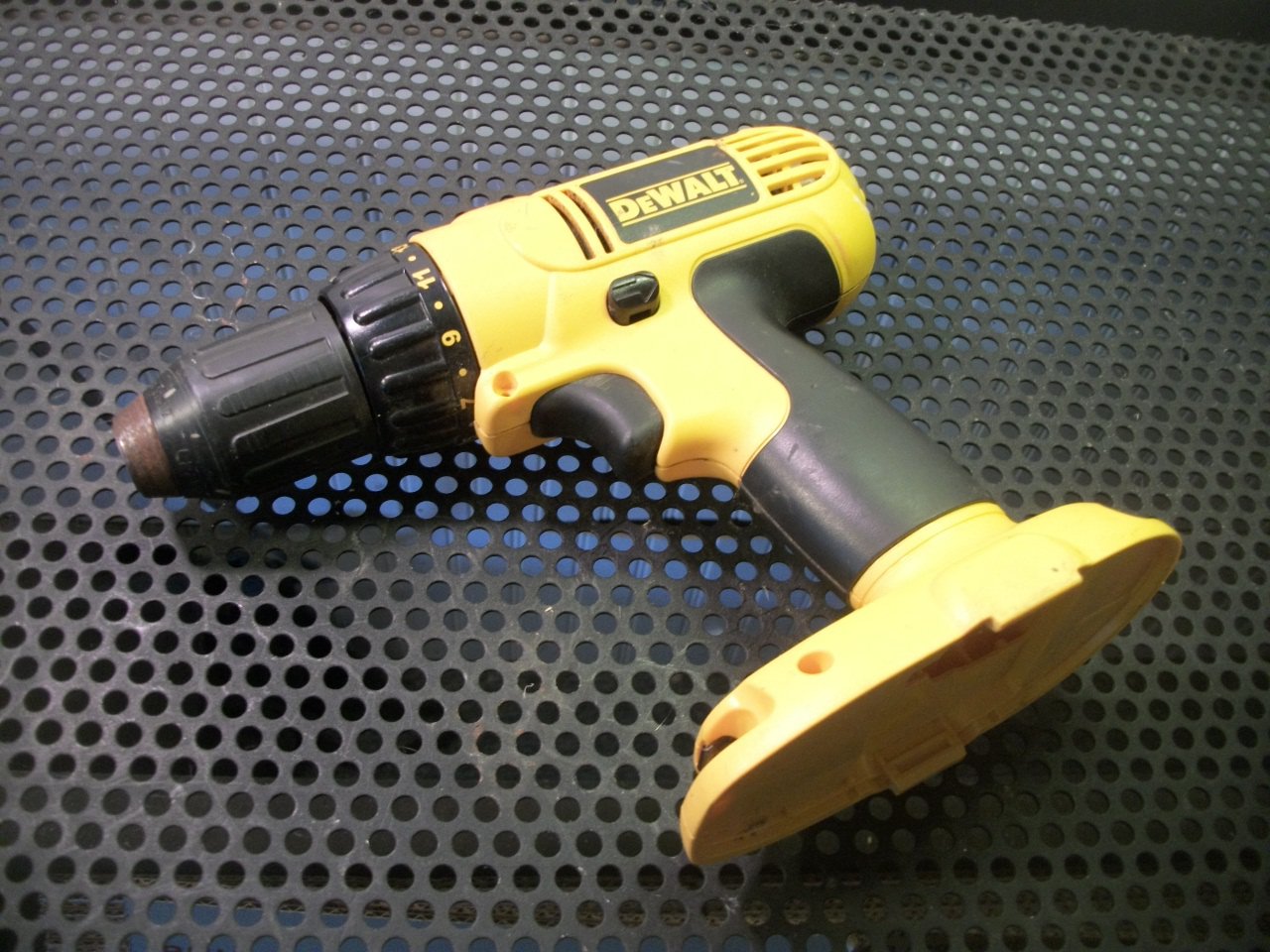 Dewalt 18Volt 1/2" Cordless Drill/Driver Bare Tool (DC970) *USED*