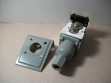 Allen-Bradley Pneumatic Pressure Control Switch (836-C7) 300PSI 20.7Bar *USED*
