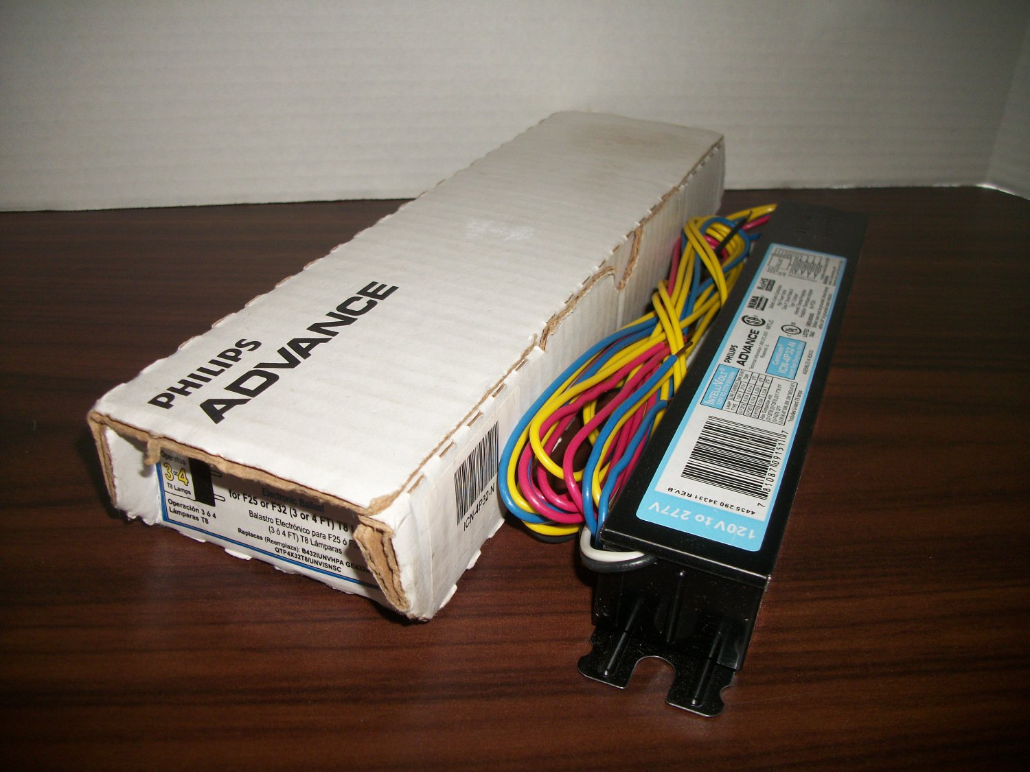 Philips Advance Intellivolt Electronic Ballast (ICN4P32N) 120/277Volt