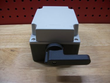 Advance Controls Encl 3-Pos Maintained Rev Drum Switch (CW0327859S35) 40Amp 230Volt 7.5HP USED