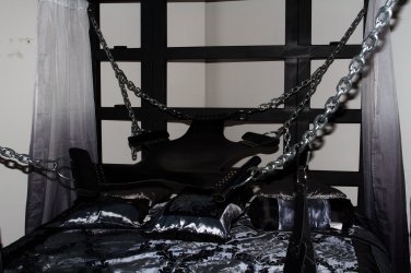 Bondage bed