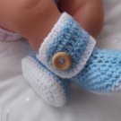 super cute hand crochet button up baby boots 0-3m