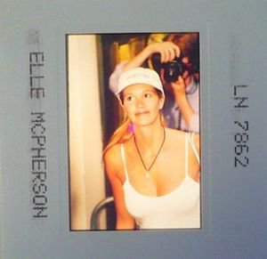 ELLE McPHERSON 35mm ORIGINAL SLIDE press vintage photo